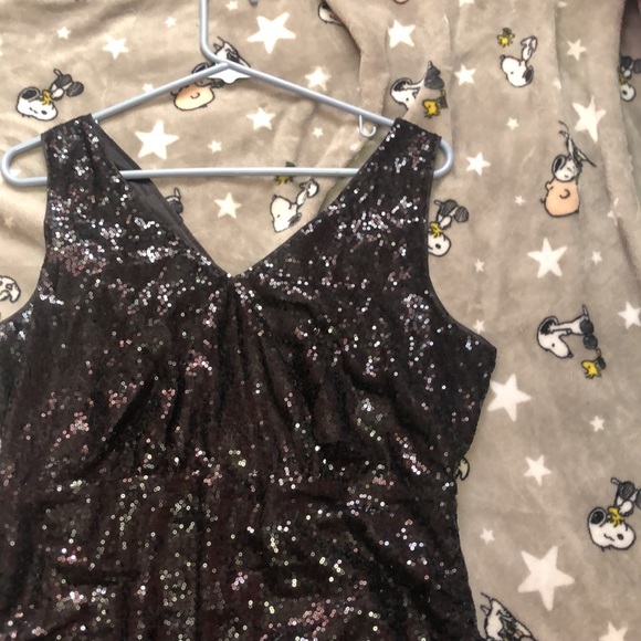 only wore once for an event. - Picture 2 of 3